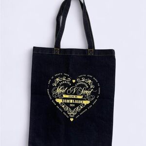 Short n' Sweet Tour Tote - Sabrina Carpenter